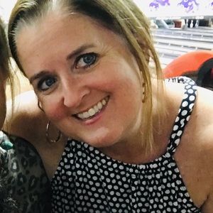 Meet your Posher, Elizabeth